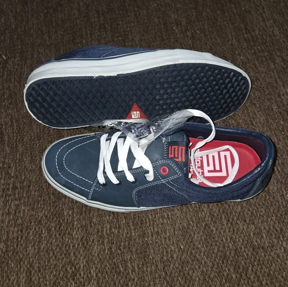 SAMPLE ,S Double x Vans Syndicate AV Sk8Low Sneaker  display picture 1
